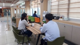 영동군 양산면사무소, 카페 쉼터 눈길