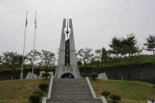 [카메라 뉴스] 옥천군, 제64회 현충일 추념식