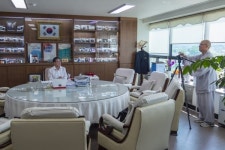 김영태 영동로타리클럽회장, 쌀 기탁 이웃사랑