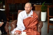 홍가네이불중앙사 | 대한불교 조계종 덕주사, 양로원에 쌀 기탁