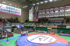 [영상 / 포토] 대통령배 2019 전국 씨름왕 선발대회 ... 영동체육관