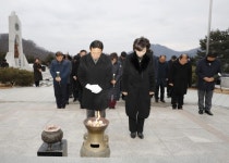 괴산군, 새해 첫날 충혼탑 찾아 군민 안녕 기원