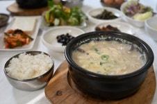 옥천군 작은 마을, 큰 맛 집 배바우손두부