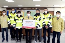 안동시공무직노동조합, 코로나19 극복을 위한 성금 전달