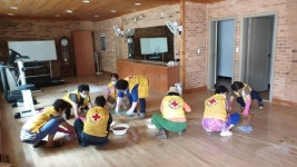 영동군 심천면 적십자봉사회, 개관 앞서 심천 복지회관 쓸고 닦고