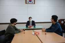 충북지방병무청장, 청주시차량등록사업소 방문 사회복무요원과 소통