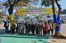 여수시 동문동, 동백꽃 가로수 뜨개질 거리