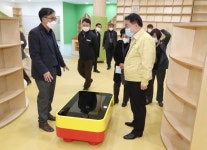 한범덕 청주시장, 가로수도서관 방문