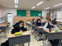 충북여자고, 1·3세대 통합 프로그램 마음 잇는 편지 진행