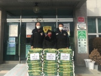 영동군 추풍령면 은편리 김철아 씨, 쌀 30포 기부