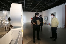 한범덕 청주시장, 한글․예술 전시 관람