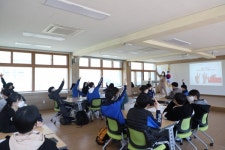 단성중, 민주적인 학교 문화 정착 토론촉진자 교육 실시