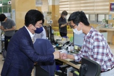 찾아가는 현장시장실... 허태정 대전시장, 유성구민 목소리 들어