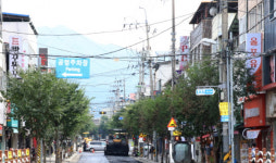 옥천읍 중앙로 거미줄 전선 말끔히 사라졌다.