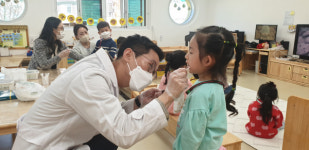 죽향초병설유치원, 옥천보건소 불소도포 실시 건강한 치아를 만들어요