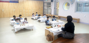 죽향초병설유치원, 새콤달콤 과일청 만들기 요리 활동 실시