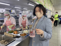 경산초, 지구의 날을 맞아 학교급식에서 텀블러 데이 운영해