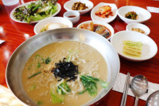 무더운 여름 입맛 돋우는 안동 건진국수