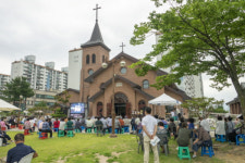[영상 / 포토] 천주교 청주교구 증평성당, 메리놀 의원 부활 기념식 및 은경축 감사미사