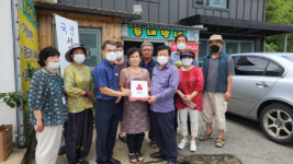 영동군 매곡면 지역사회보장협의체, 지역업소 3곳에 착한가게 현판 전달