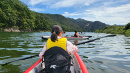 괴산 송면초, 카약 타고 괴산호의 절경에 취하다