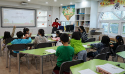 하동 화개초, 채도운 작가와의 만남