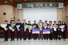 에스코 중부지사 | 김영환 지사,"충북 중심의 중부내륙의 시대 열릴 것"