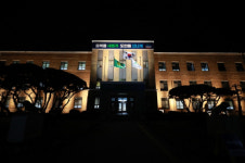 충북도청사 본관 앞, 야간 보행로 안전을 위한 조명시설 확충