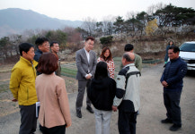 하승철 군수, 악양면 화재 피해 세대 위문