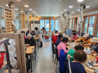 조양동 동강청정한우, 어르신 점심 제공