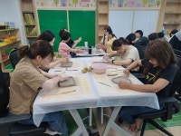 천안꽃마루유치원 교사도 놀이하며 배워요  전문적학습공동체 도예체험실시