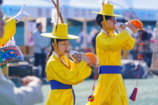 축제의 장을 여는 보덕중학교 취타대