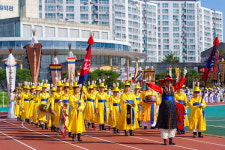 축제의 장을 여는 보덕중학교 취타대