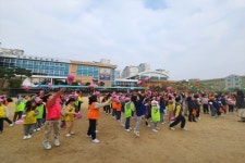 모두가 한마음으로 꿈‧감동‧즐거움이 넘치는 대전관평초
