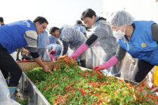 바르게살기운동청주시협의회, 다문화 가정과 함께하는 사랑의 김치 담그기