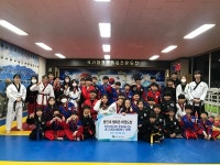 용인대 챔피온 태권도장, 천안시복지재단에 200만원 전달