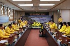 영동군, 전남 신안군과 변치않는 우의 확인