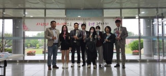 세종여고, 카네이션 전달로 부모님께 감사의 마음을 전해요.