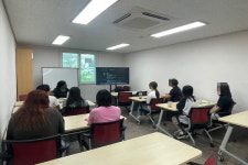 천안시학교밖청소년지원센터, 원어민 영어회화 운영