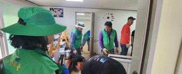 부여군, 수해 복구에 나선 자원봉사자들의 희망의 손길 이어져