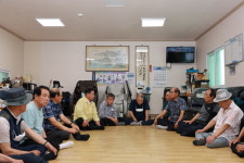 정영철 영동군수, 폭염대비 경로당 점검 분주