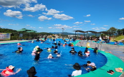 7~8월 경주 화랑마을은 방문객들로북적북적