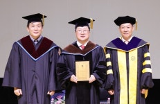 이장우 대전시장, 배재대 명예경제학박사 됐다.