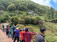 충주시, 치매안심마을 어르신과 떠나는 가을 숲속 나들이