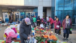박정현 부여군수, 설맞이 전통시장 방문