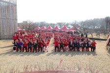 신안군2025 섬 홍매화축제기다림 끝에 개막!