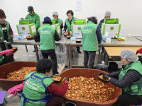 논산시, 저소득 어르신 위한 따뜻한 식사 배달