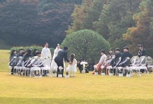 청남대에 울려 퍼진 특별한 순간들… 초가지붕 잇기·종교문화까지