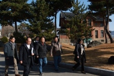 청남대에 울려 퍼진 특별한 순간들… 초가지붕 잇기·종교문화까지