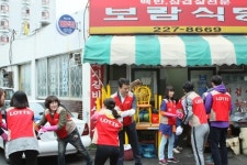 롯데百 광주점 전통시장 가업승계 점포 지원